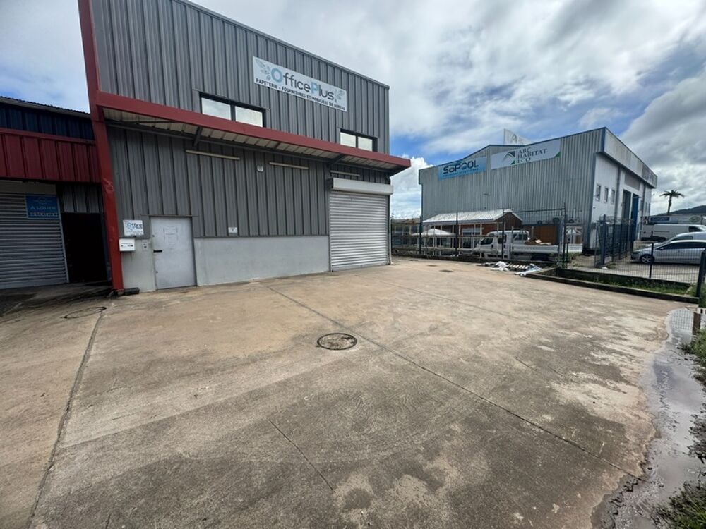   Magnifique opportunité de location d'un dépot de 280 m2 idéalement situé dans la zone d'activités de Cogneau Larivot 