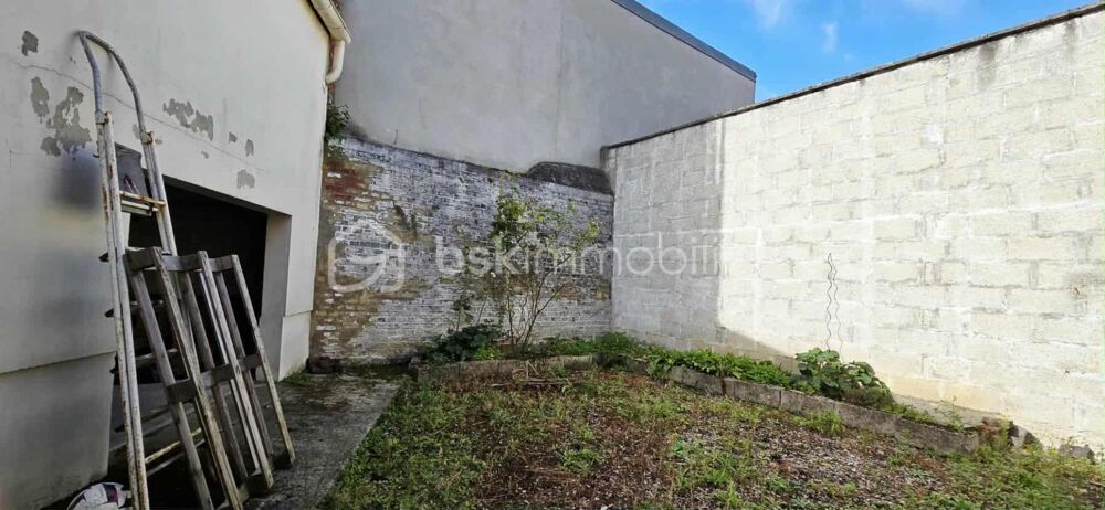 Vente Immeuble A vendre, quartier Saint-Acheul, ancien café ou résidence principale à rénover avec jardinet et garage Amiens