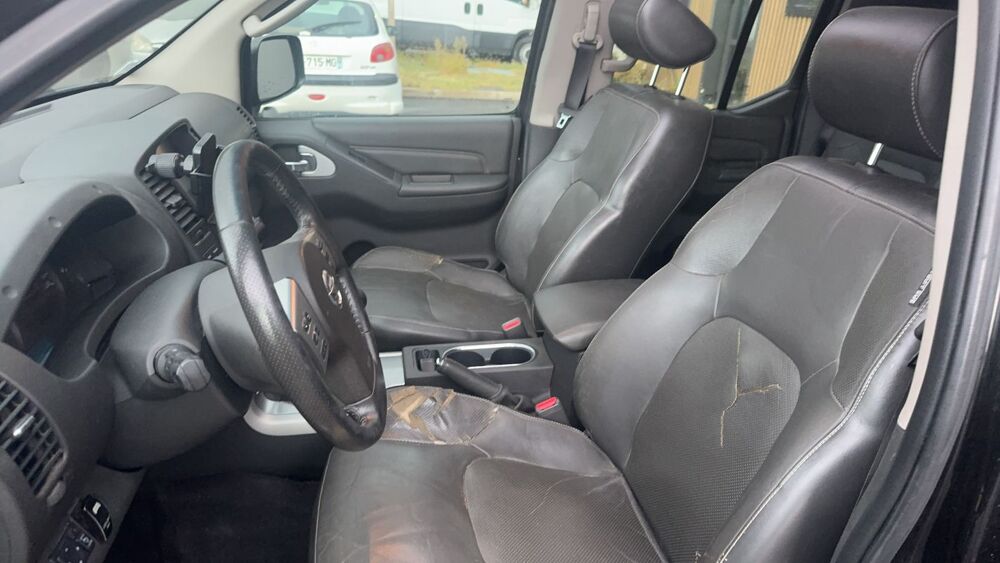 Navara 2.5 dCi 190 4WD Double Cabine Xe 2015 occasion 38300 Bourgoin Jallieu