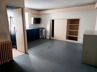  Immeuble à vendre 9 pièces 165 m²