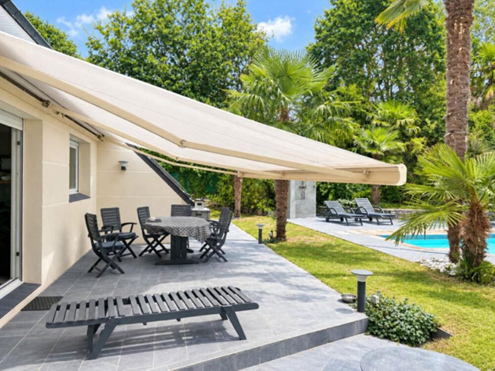 Propriété Familiale de 235 m² -4 chambres -Piscine-Dépendance-Terrain1700M²