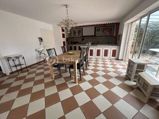  Propri�t�/ch�teau � vendre 8 pi�ces 332 m�