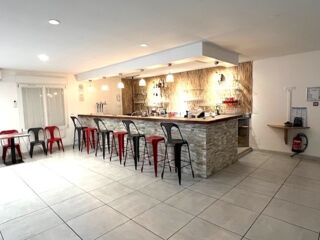  Immeuble � vendre 10 pi�ces 60 m�