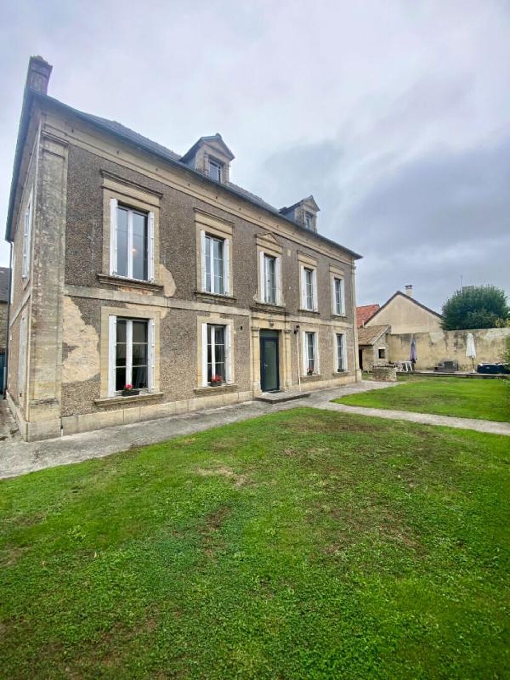 Ancien corp de ferme à Formigny La Bataille 6 pièce(s) 342 m2