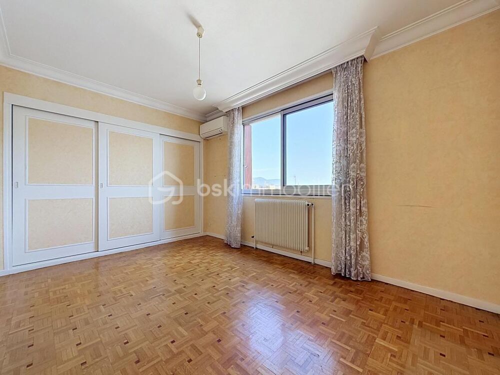 Vente Appartement Appartement T5 (en T4) au DERNIER ÉTAGE avec balcon + cave Grenoble