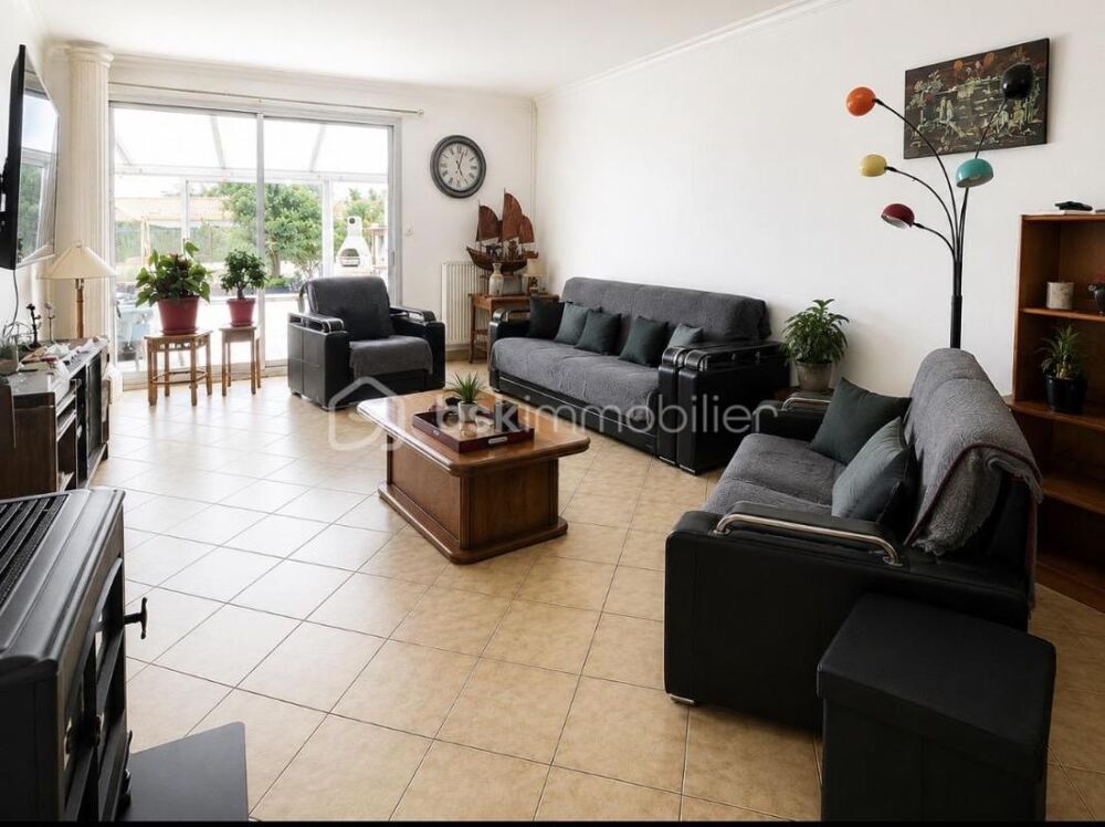 ? Maison de plain-pied  Cholet La Girardière  87 m²  Jardin  Véranda  Garage