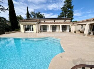  Villa à vendre 10 pièces 229 m²