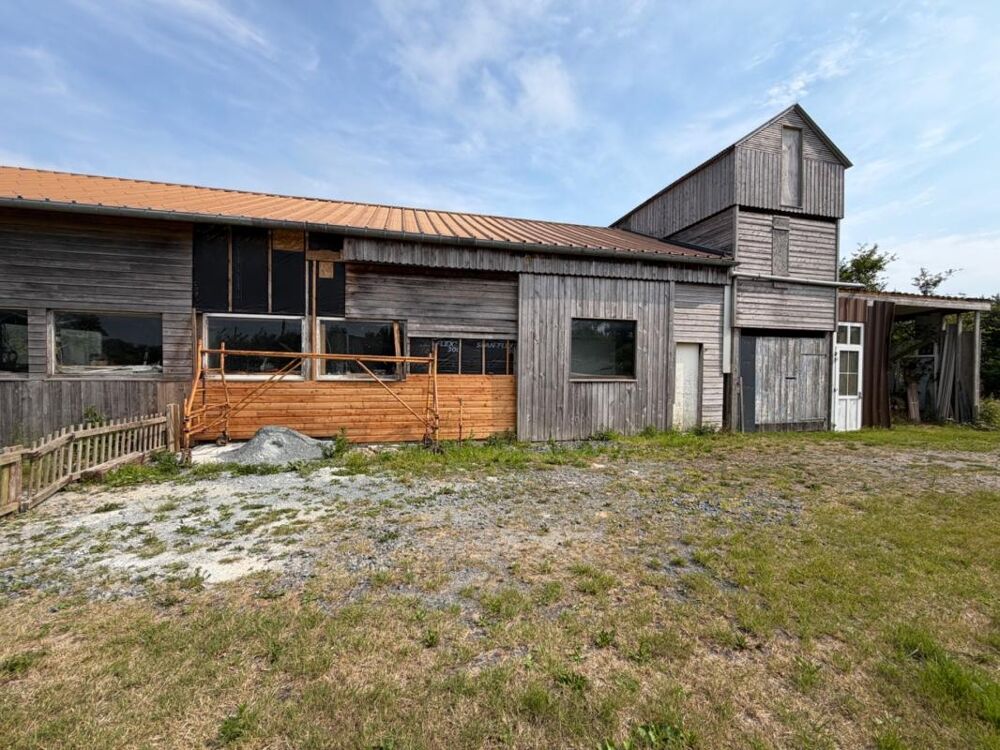 Vente Maison À quelques minutes de Périers – Propriété avec habitation familiale, hangar professionnel et bureaux sur 4 104 m² (50) Nay