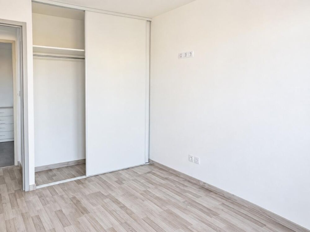 Location Appartement T2 avec loggia et parking à Marseille Marseille 15