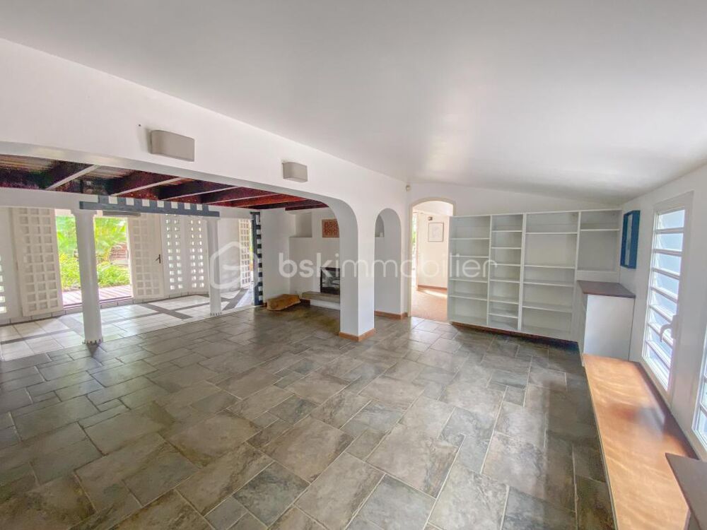 Villa F5 avec piscine  Un havre de paix à Pichette