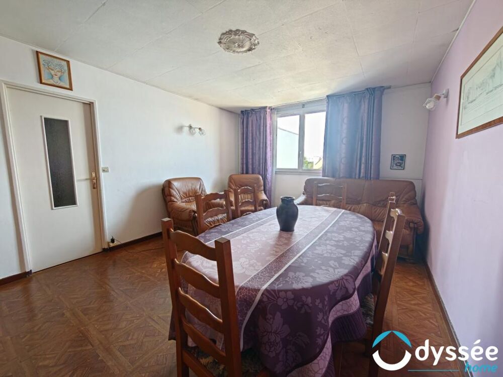 APPARTEMENT 3 PIECES AVEC CAVE ET PARKING COLLECTIF