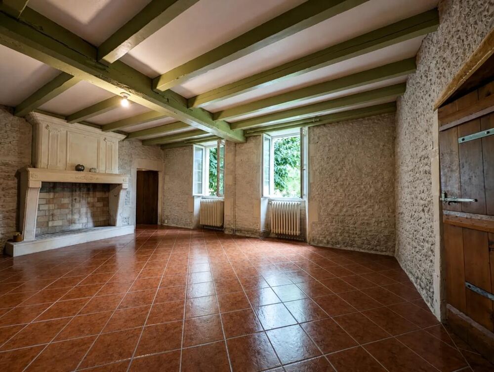 Vente Maison Élégante maison de campagne en pierre, beaux volumes et jardin Brie sous archiac