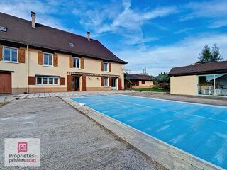  Maison à vendre 10 pièces 253 m²