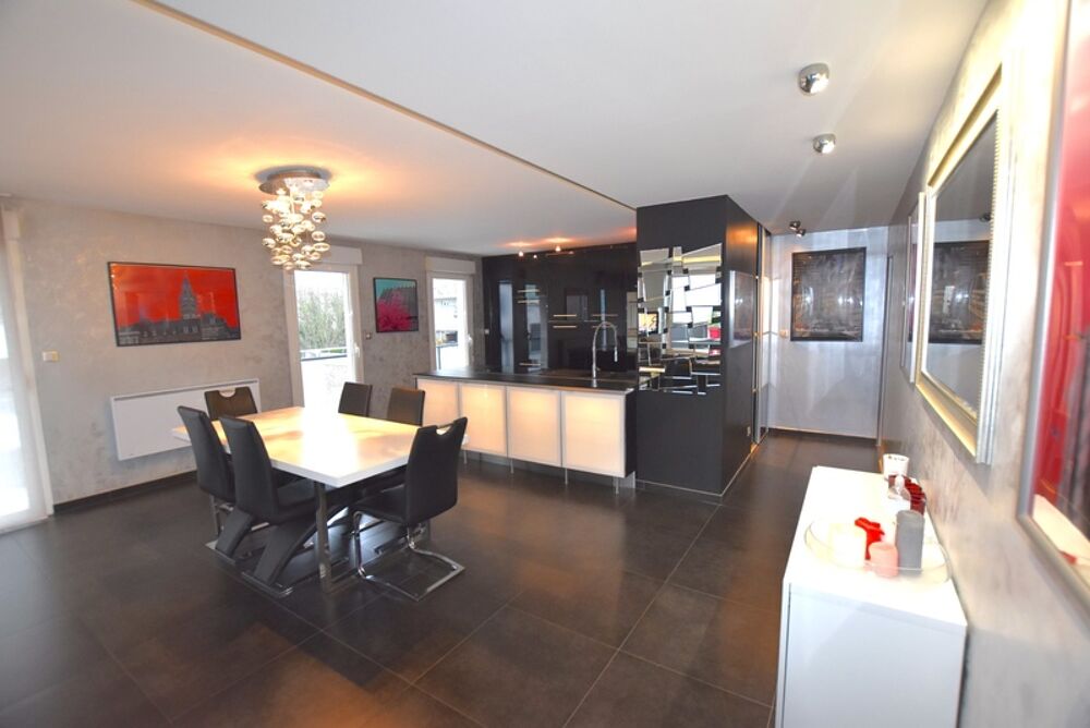 Penthouse T4 de 97 m2 + terrasse 30 m2 + balcon 15 m2 et parking