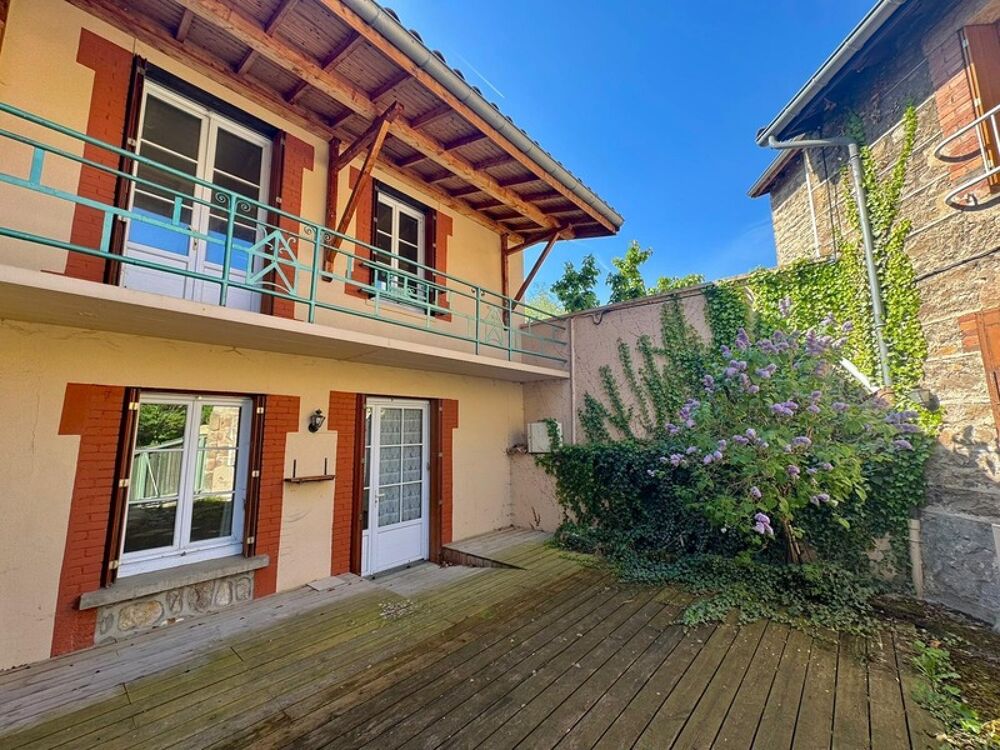 Maison de bourg avec terrasse et dépendance  Fort potentiel à Luriecq (42380)