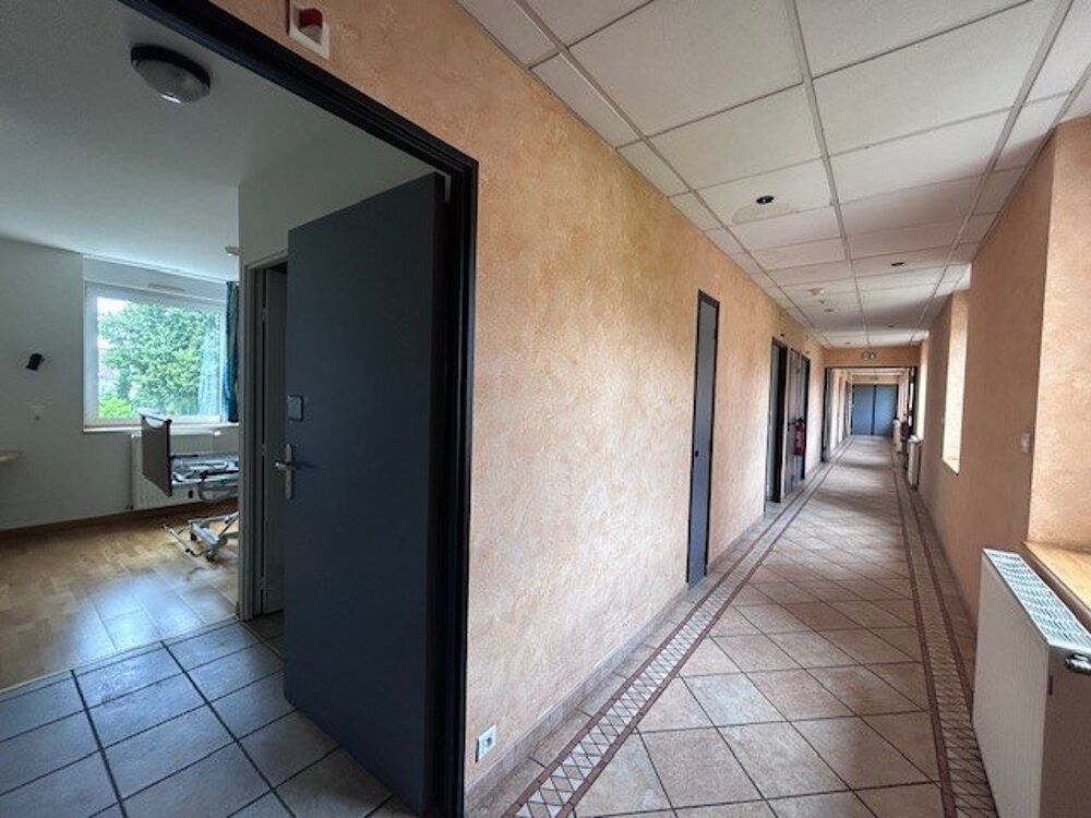   A VENDRE - ENSEMBLE IMMOBILIER A VOCATION TERTIAIRE Saint remy