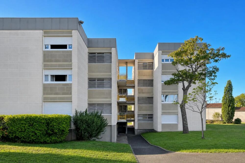 Immeuble 14 appartements avec balcons Cognac