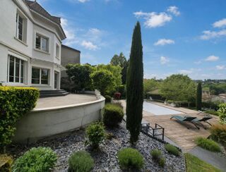  Propriété/château à vendre 8 pièces 275 m²