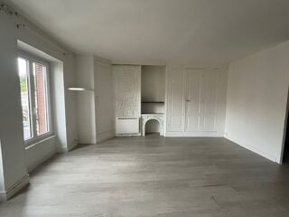  Appartement à louer 2 pièces 80 m²