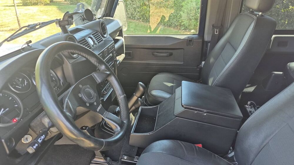 Defender 3 2.2 TDCi 122 4WD SE 2012 occasion 89770 Chailley