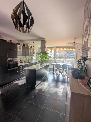  Appartement  vendre 4 pices 77 m