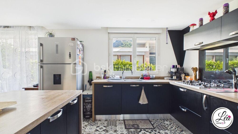 Comme une maison : spacieux appartement avec terrasse, jardin et garage