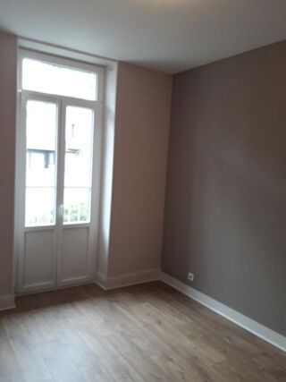  Appartement à louer 2 pièces 37 m²