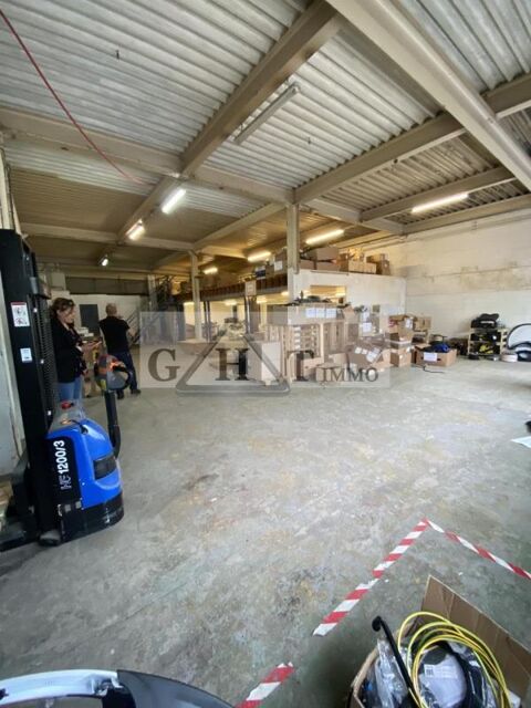   ENTREPOT+BUREAUX 345M² A LOUER NOISY LE GRAND 