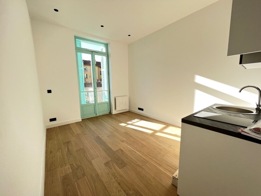 Location Appartement Studio avec balcon à NICE Nice