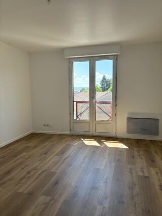  Appartement à louer 2 pièces 72 m²