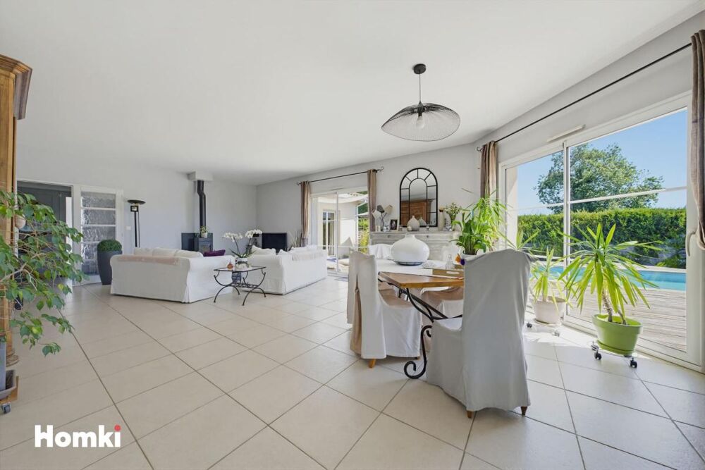 Maison/Villa T6 de 169 m² à Sainte-Eulalie 33560