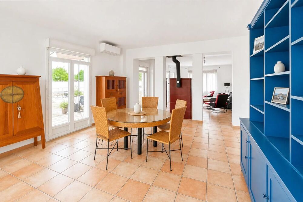 Maison rénovée de 180 m² piscine et toit terrasse à Mussidan