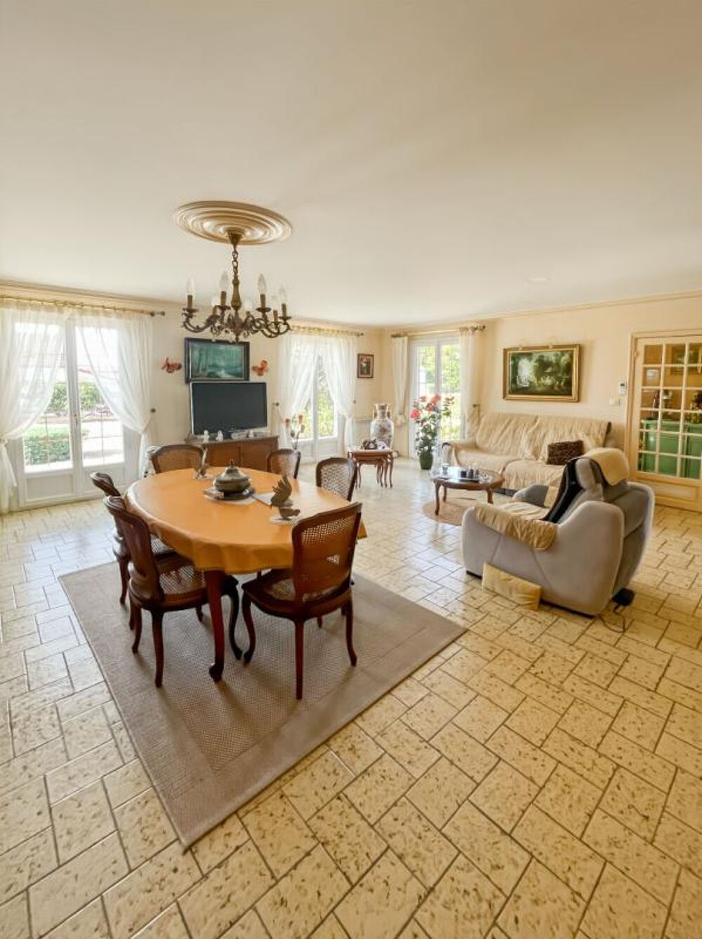 EXCLUSIVITÉ Superbe maison 117 m2 de plain-pied avec piscine à Ambrault