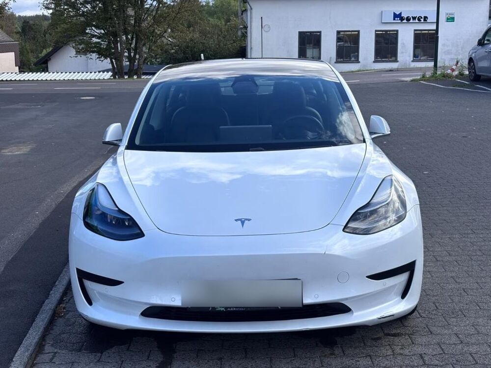Model 3 Standard Range RWD – Berline &eacute;lectrique 2020 occasion 33000 Bordeaux
