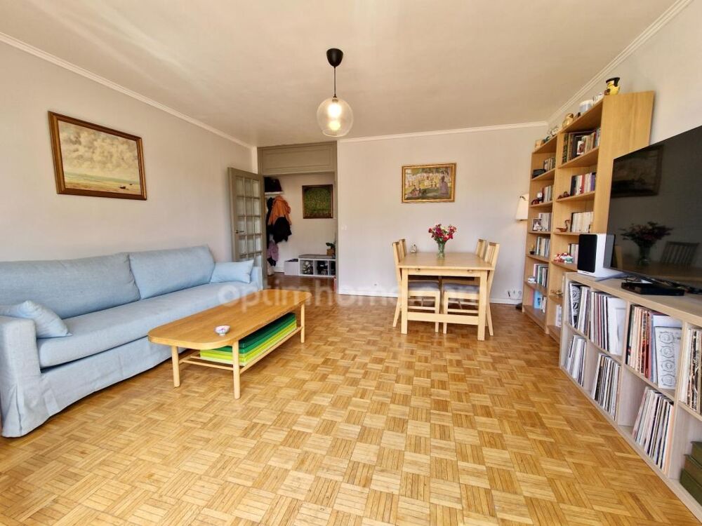 QUATRE PIÈCES LUMINEUX AVEC BALCON  TROIS CHAMBRES  PROCHE RER ET COMMERCES