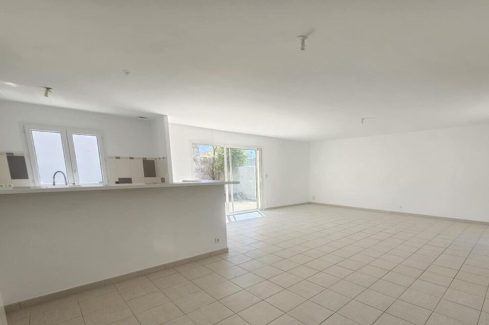 MAISON DE PLEIN PIED 117 M2 - SANS VIS À VIS - GRANDE PIÈCE DE VIE - 3 CHAMBRES - PISCINABLE