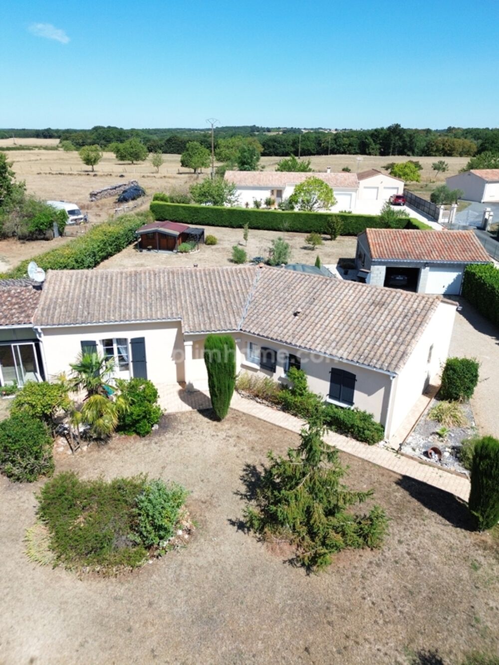 A SAISIR ! Maison de plain-pied de 125m² - 4 chambres - Agris (16)