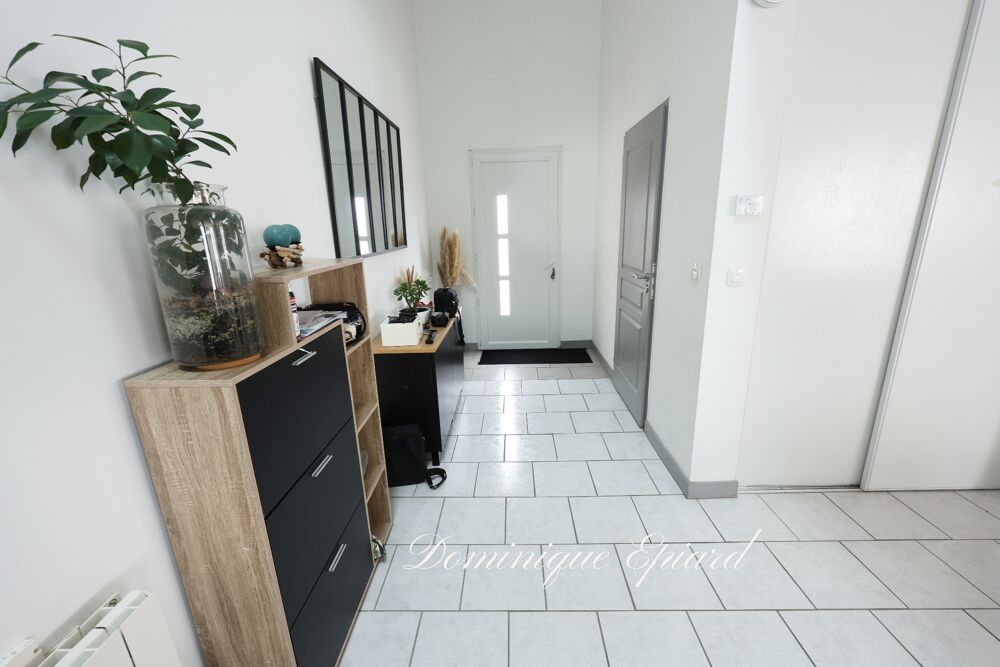 Maison habitable de suite, belles prestatations, école et voie verte à pied Nouaillé Maupertuis