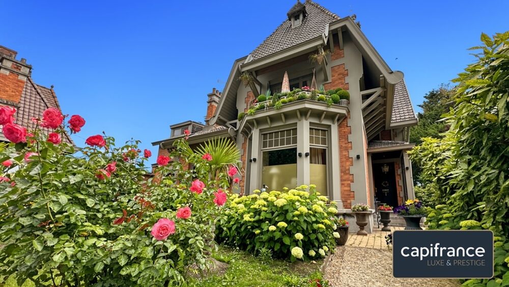 Une demeure de caractère au coeur du Jardin de la Rhonelle  282 m² d'histoire préservée