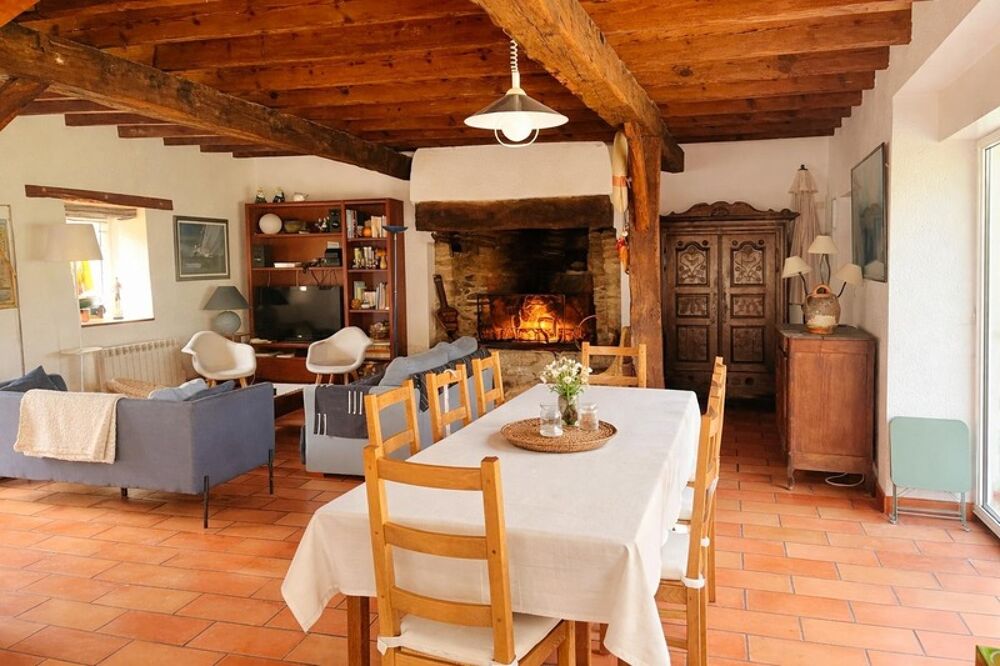 Longère bretonne en pierre à vendre à Sarzeau  800 m plage Landrezac  4 chambres  Gîte possible - Au calme
