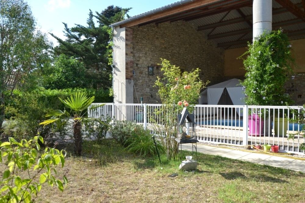 Vente Maison Maison de campagne de caractère – 186 m² – Piscine chauffée – Dépendances Mazerolles du razes