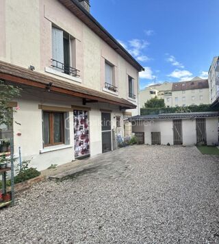  Immeuble  vendre 13 pices 254 m