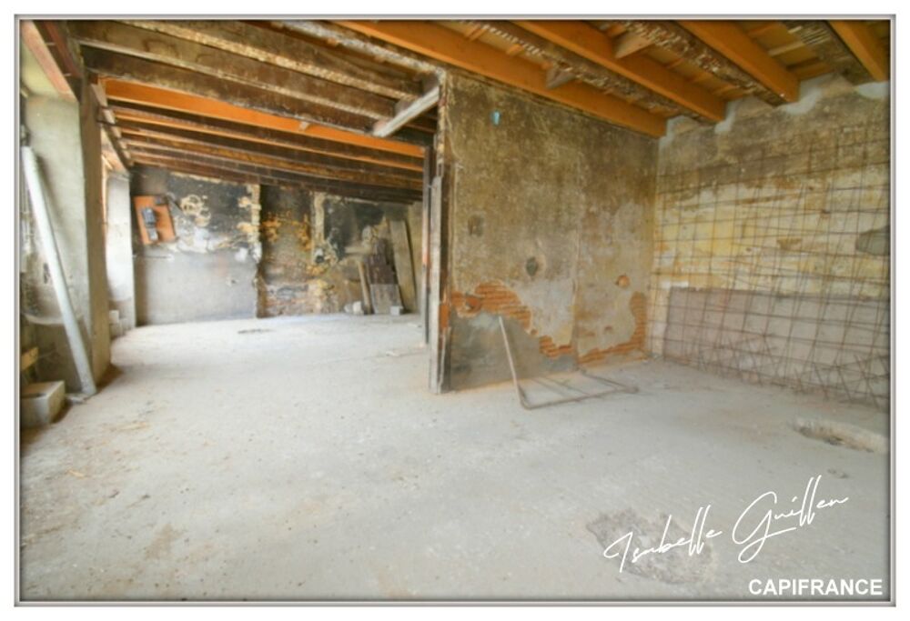 Dpt Cher (18), à vendre CULAN maison P6 de 227 m² - Terrain de 274,00 m²