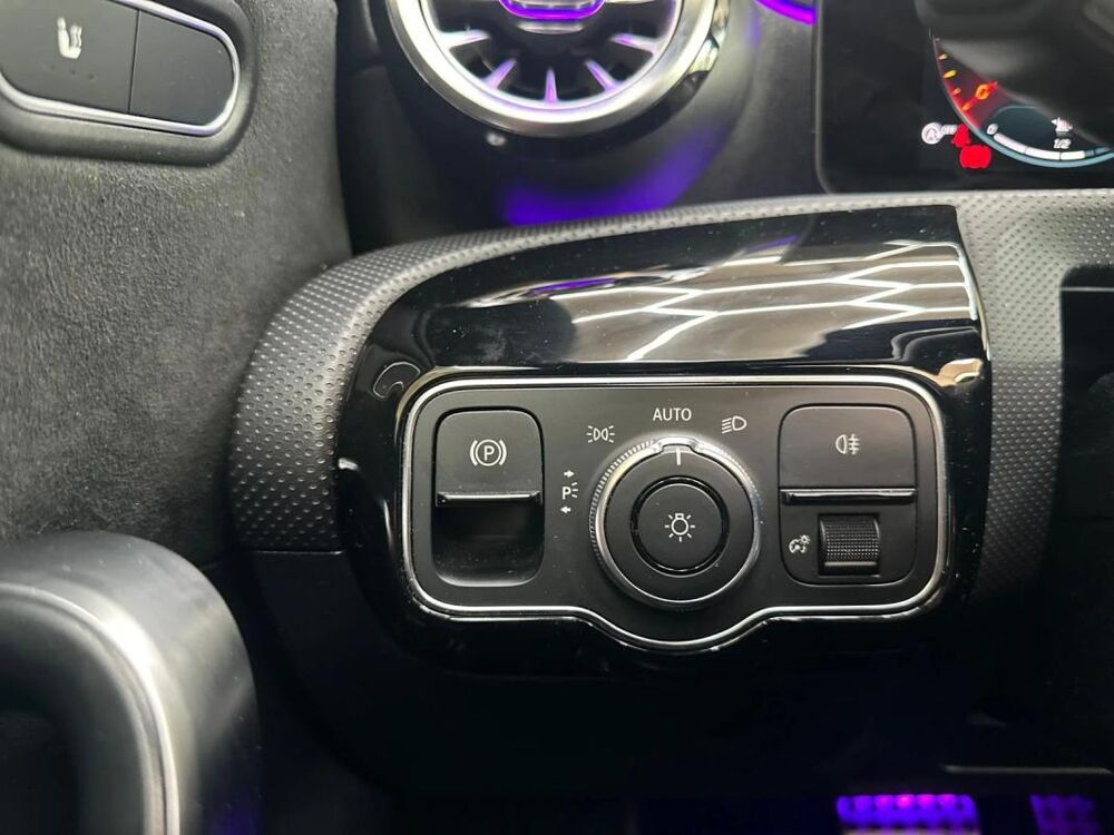 Classe CLA BENZ 200 AMG LINE – TOIT OUVRANT SI&Egrave;GES CHAUFFANTS ENTRETIEN 2020 occasion 73000 Chambery