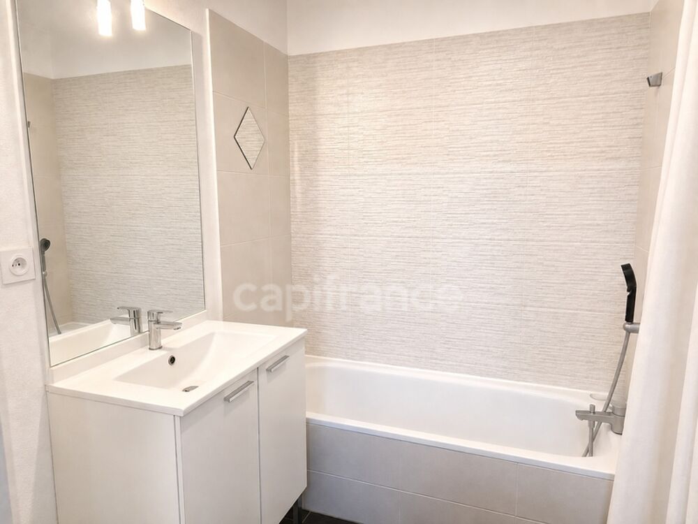 Vente Appartement A vendre, Appartement 2 pièces, 41 m² vendu loué, Parking, Carros, 06510, Alpes-Maritimes Carros
