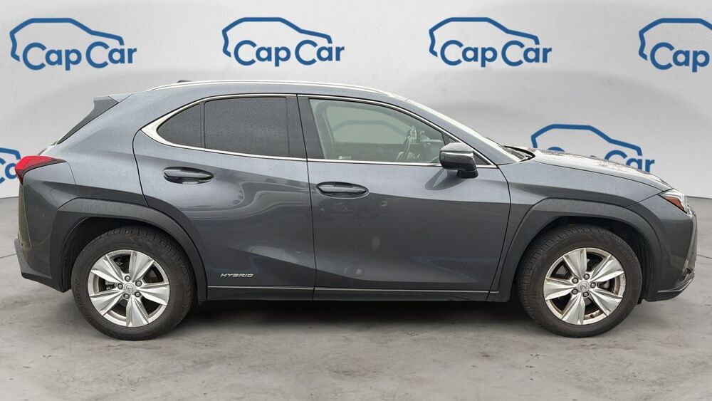 UX 2.0 VVT-i 184 Hybrid 4WD e-CVT Pack Confort Business 2022 occasion 95260 Beaumont Sur Oise