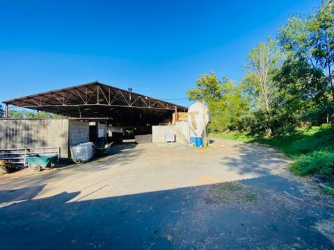   A VENDRE CENTRE EQUESTRE NANDAX  42720 Proprit/chteau - 8 pice(s) - 100 m