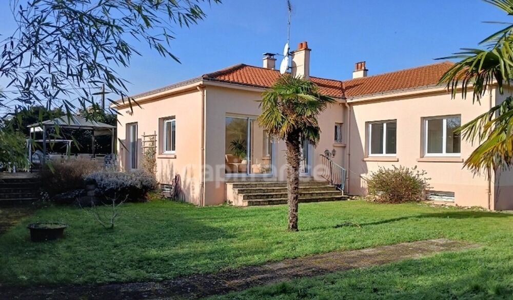 Belle maison à vendre de 162 m2 (+ 160 m2 en sous-sol), quartier La Houssais (Rezé, au sud de Nantes)