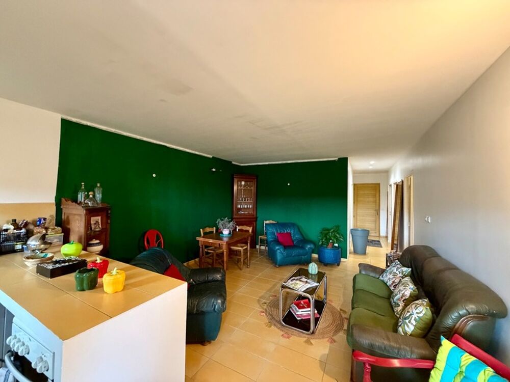 À VENDRE FAVONE  Appartement T3 de 62,10 m² en rez-de-jardin avec vue mer