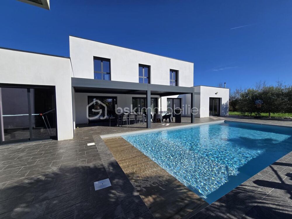 ? Villa 225 m² Bessines  6 ch possibles  Piscine 10x5  Terrain 1461 m²